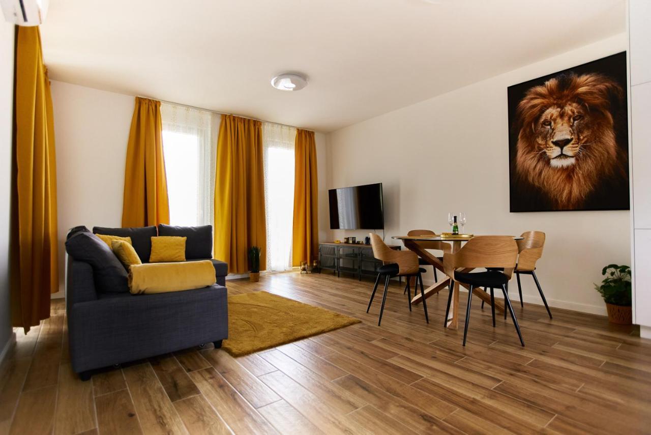 Апартаменты Starlight Bronze Szeged- Exclusive Экстерьер фото