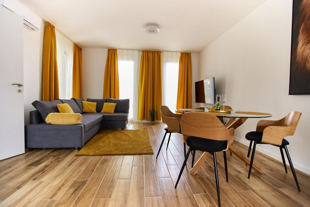 Апартаменты Starlight Bronze Szeged- Exclusive Экстерьер фото